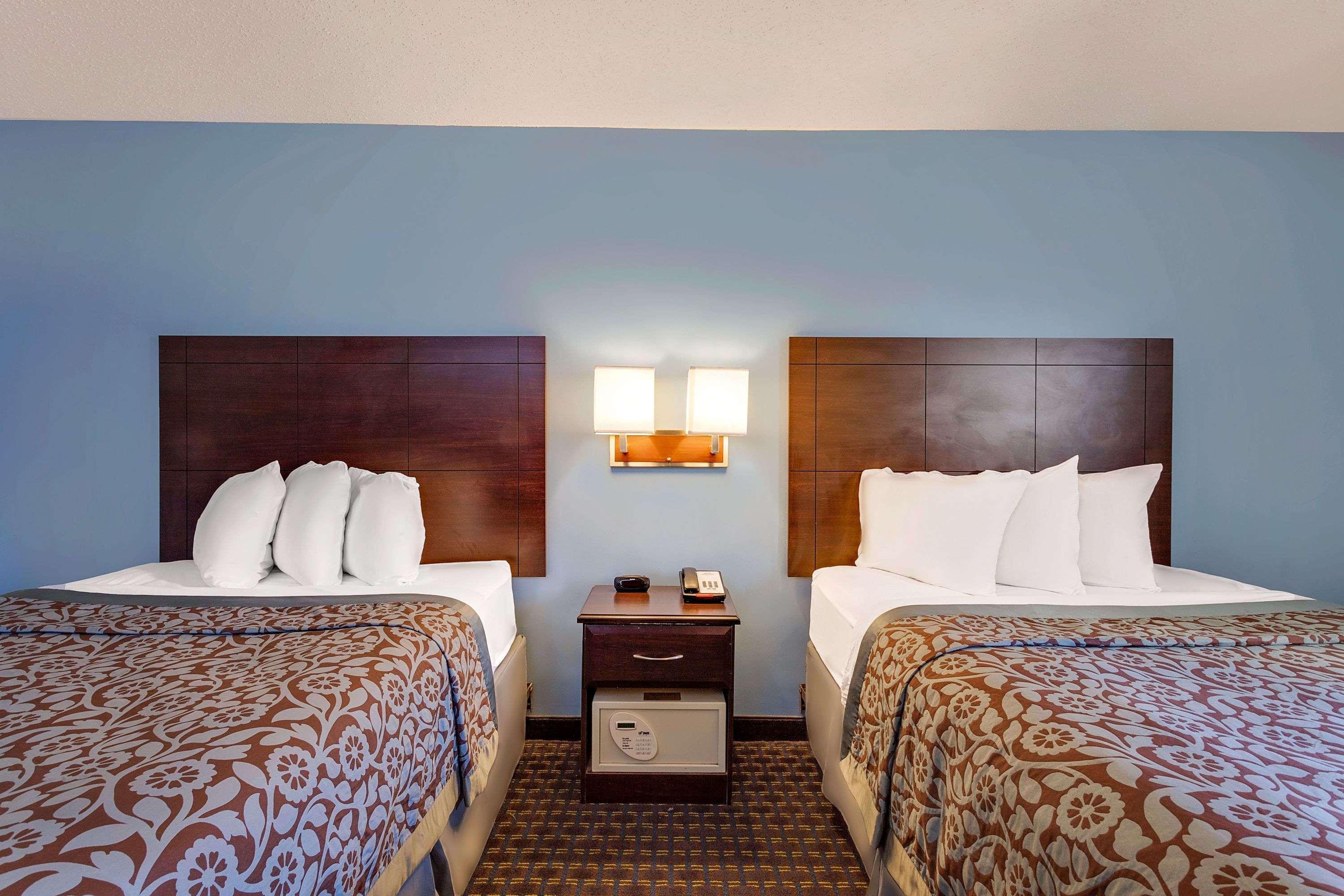 Days Inn By Wyndham Shrewsbury Worcester מראה חיצוני תמונה